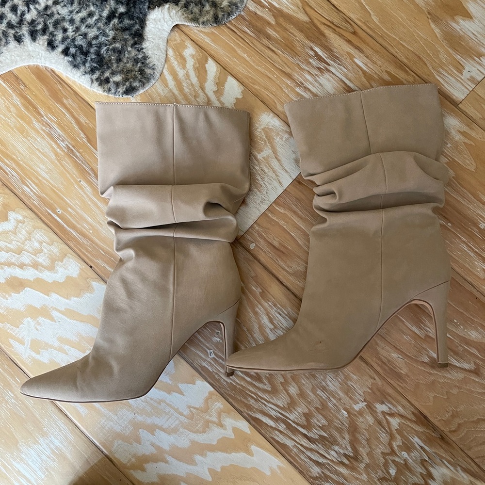 Tan boots worn three times. Size 40 (9)